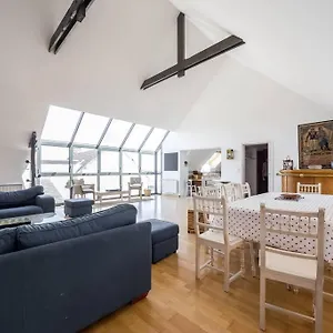 Grande Maison En Plein Coeur Du Bourg Au Calme Avec Jardin Clos, Commerces Port Et A Pied La Trinité-sur-Mer